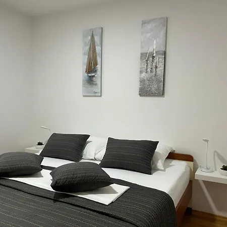 In Apartment Split